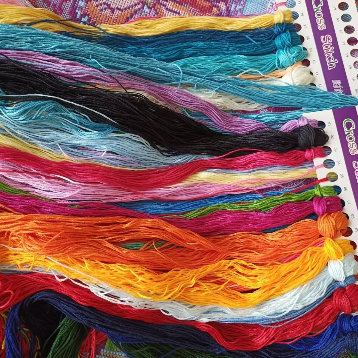 ชุดปักครอสติชลายดอกโบตั๋นและผี - Home Textiles Discount บทวิจารณ์และราคา